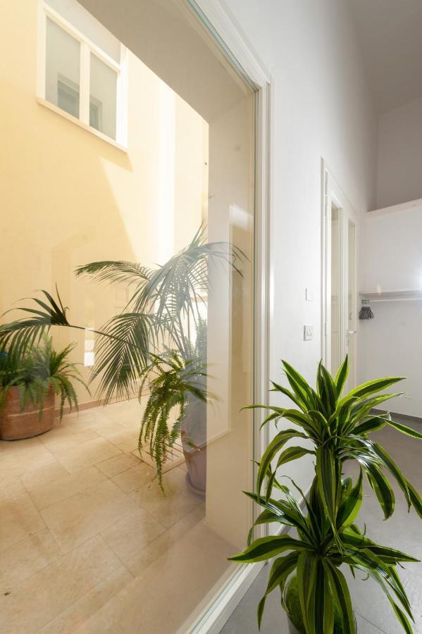 Carlo V - Con Piscina E Giardino Privati Apartment Lecce